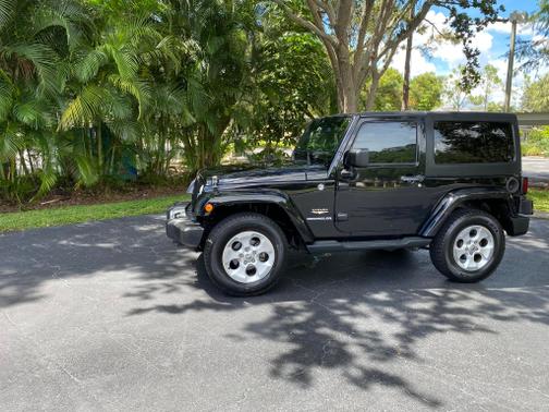 Photo 1 of 18 of 2013 Jeep Wrangler Sahara